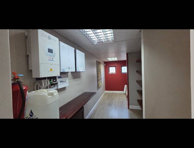 218M² OFFICE TO LET IN ROCKY DRIFT